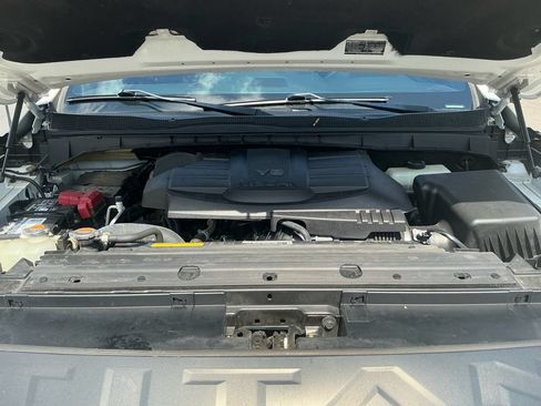 Used 2021 Nissan Titan PRO-4X w/ Pro-4x Convenience Package AWD/4WD image 25