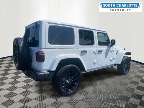 Used 2024 Jeep Wrangler Unlimited Sahara AWD/4WD image 4