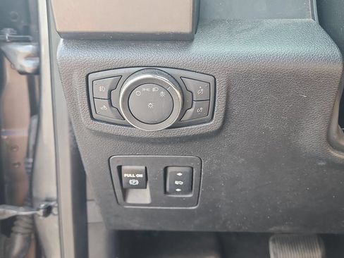 Used 2016 Ford F150 XLT w/ Equipment Group 302A Luxury AWD/4WD image 17