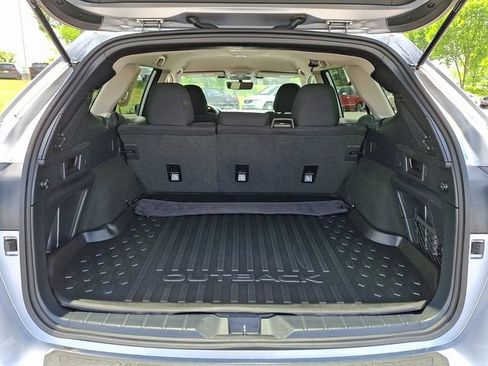 Used 2024 Subaru Outback Premium AWD/4WD image 28