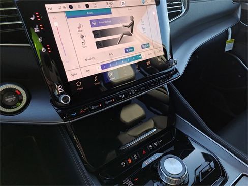 New 2026 Jeep Grand Wagoneer Base image 7