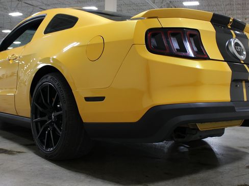 Used 2011 Ford Mustang GT RWD image 32