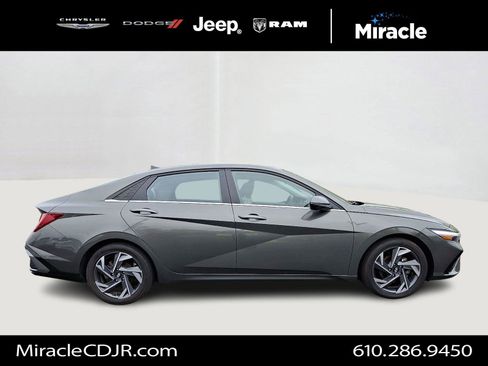 Used 2024 Hyundai Elantra Limited FWD image 7