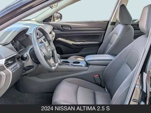 Used 2024 Nissan Altima 2.5 S FWD image 14