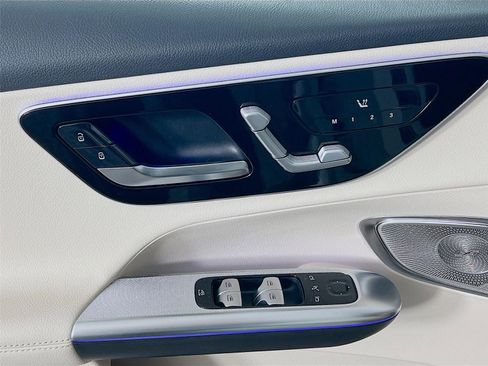 New 2026 Mercedes-Benz GLC 300 4MATIC image 19