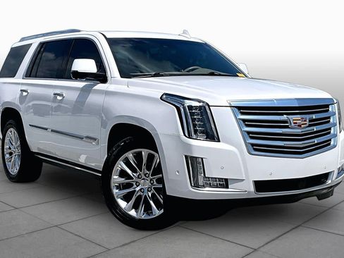 Used 2020 Cadillac Escalade Platinum AWD/4WD image 3
