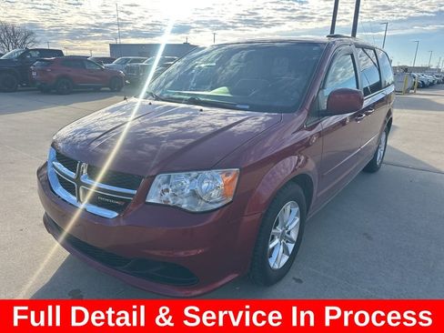 Used 2014 Dodge Grand Caravan SXT w/ UConnect Hands-Free Group image 3