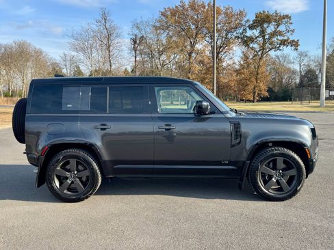 Used 2023 Land Rover Defender 110 image 7