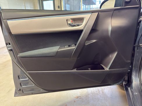 Used 2015 Toyota Corolla LE image 14