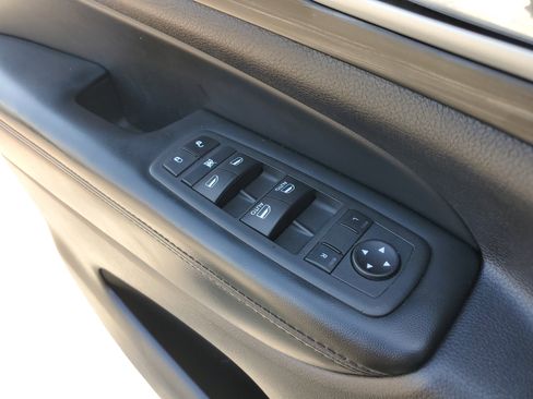 Used 2022 Jeep Grand Cherokee Laredo X RWD image 31