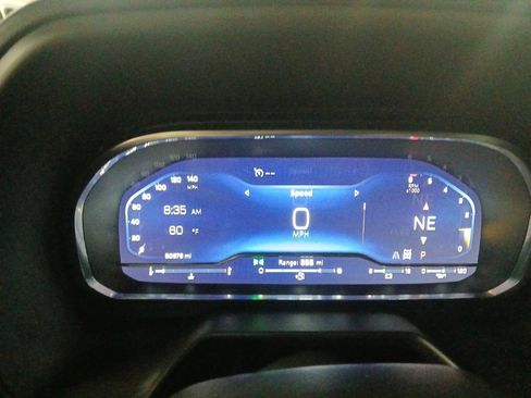 Used 2024 Chevrolet Suburban LT image 11