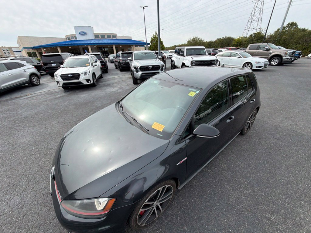 Used 2017 Volkswagen GTI SE FWD image 22