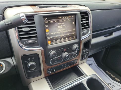 Used 2014 RAM 2500 Laramie w/ Black Appearance Group image 25