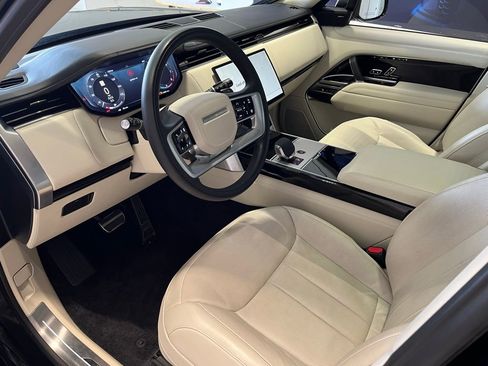 Used 2024 Land Rover Range Rover Long Wheelbase SE AWD/4WD image 19