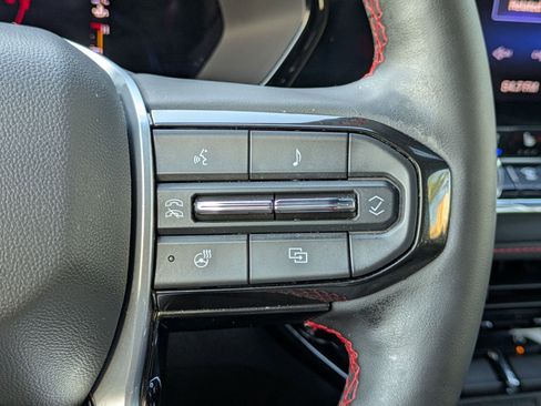 Used 2023 Chevrolet Colorado Z71 w/ Z71 Convenience Package 2 image 15