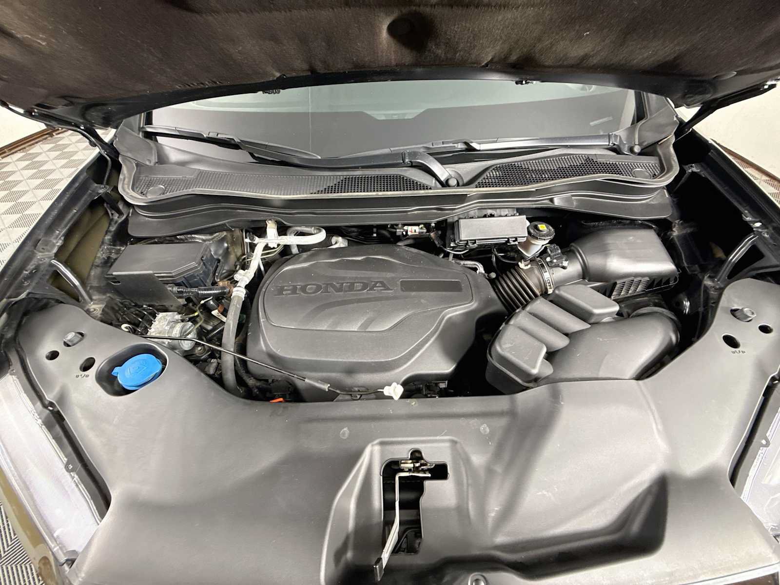 Certified 2025 Honda Passport EX-L image 38