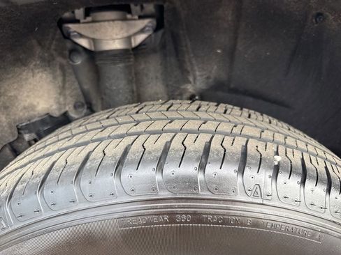 Used 2025 Toyota RAV4 LE image 31