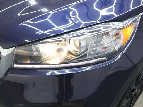 Used 2020 Kia Sorento S FWD image 31