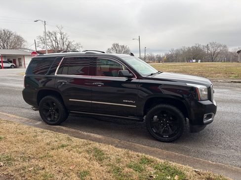 Used 2017 GMC Yukon Denali w/ Open Road Package image 7