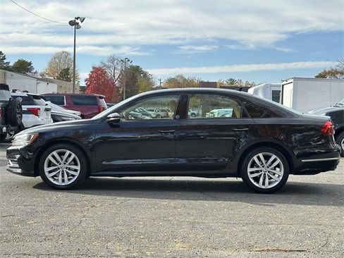 Used 2019 Volkswagen Passat 2.0T Wolfsburg image 2