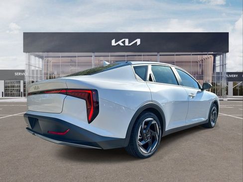 New 2025 Kia K4 EX image 8