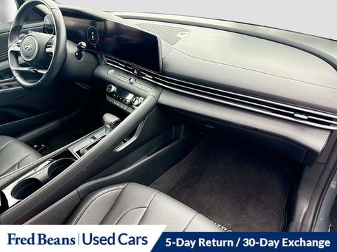 Used 2023 Hyundai Elantra Limited image 30