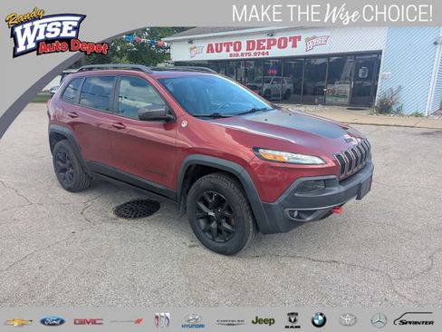 Used 2015 Jeep Cherokee Trailhawk w/ Comfort/Convenience Group AWD/4WD image 1