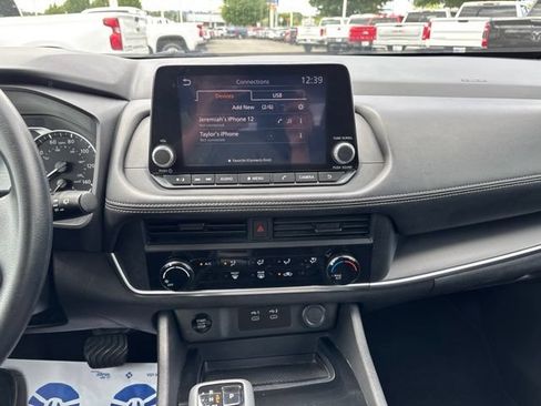 Used 2024 Nissan Rogue S FWD image 21