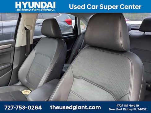 Used 2017 Volkswagen Passat 1.8T R-Line FWD image 3