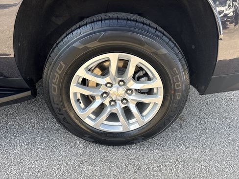 Used 2024 Chevrolet Suburban LT AWD/4WD image 22