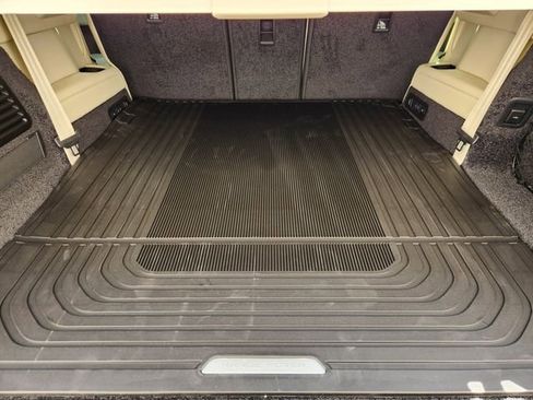 New 2026 Land Rover Range Rover Long Wheelbase SE image 22