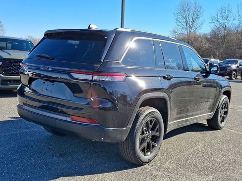 New 2026 Jeep Grand Cherokee Altitude AWD/4WD image 8