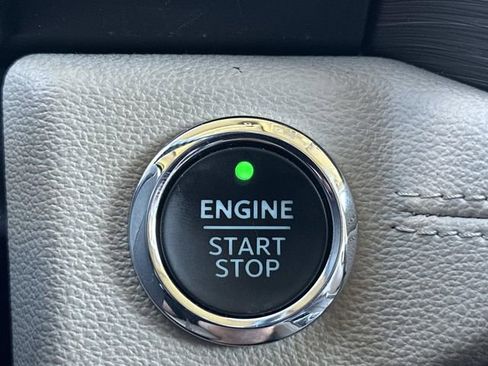 Used 2023 Ford Expedition Limited image 26