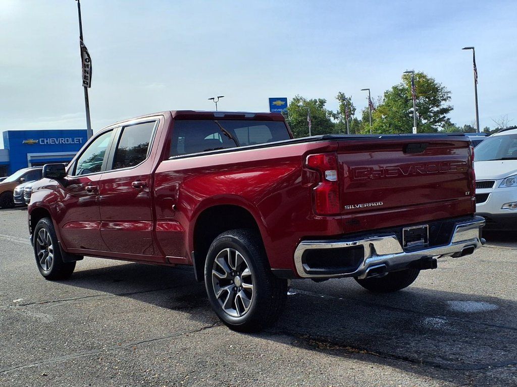Used 2022 Chevrolet Silverado 1500 LT AWD/4WD image 6