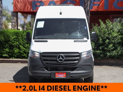 Used 2024 Mercedes-Benz Sprinter 2500 image 3