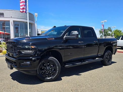 Certified 2025 RAM 2500 Big Horn AWD/4WD image 3