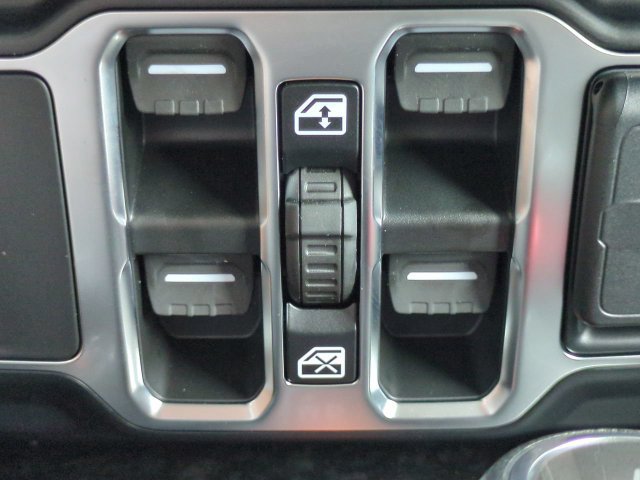 New 2026 Jeep Wrangler Unlimited Sahara w/ Technology Group AWD/4WD image 24