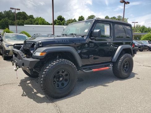 Used 2023 Jeep Wrangler Sport AWD/4WD image 3