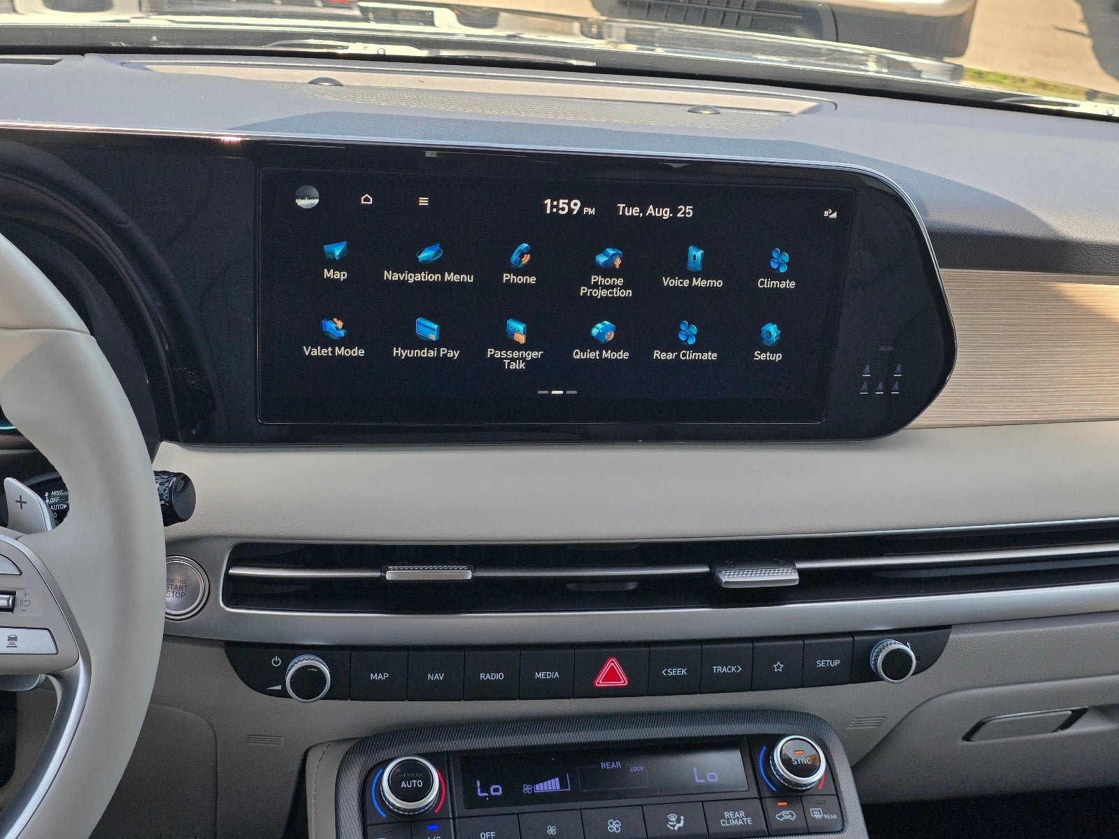 Used 2024 Hyundai Palisade Limited AWD/4WD image 16