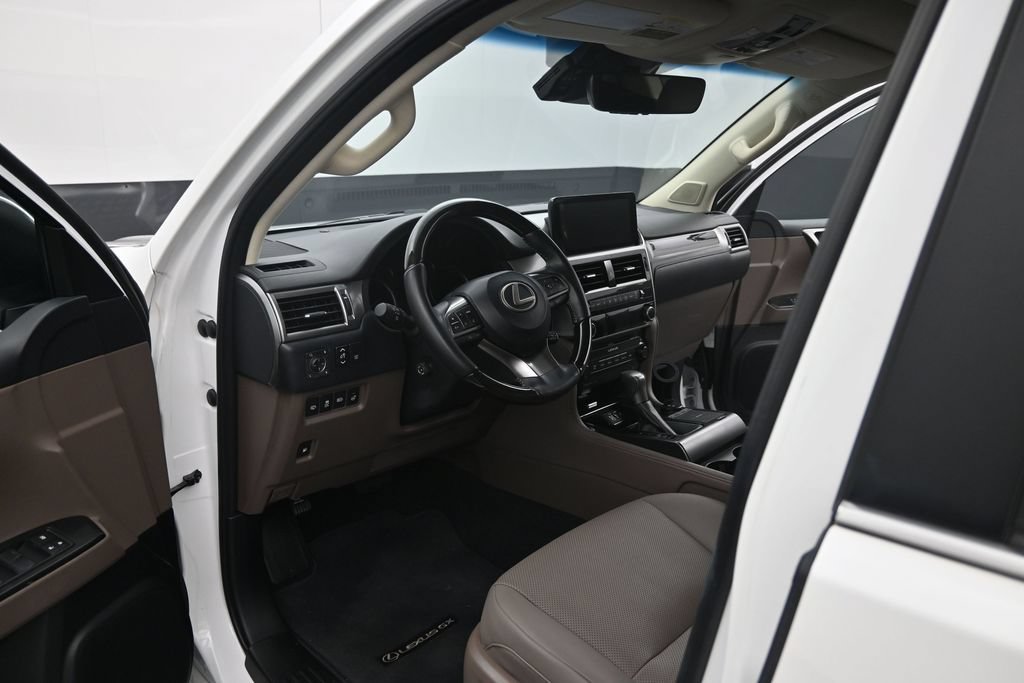 Used 2023 Lexus GX 460 Premium w/ Premium Package AWD/4WD image 11