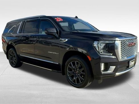 Used 2023 GMC Yukon XL Denali image 2