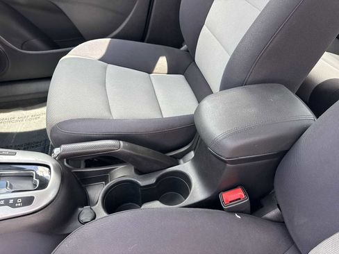 Used 2014 Chevrolet Cruze LS FWD image 20