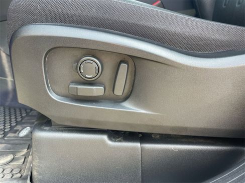 Used 2024 Land Rover Defender 110 X image 10