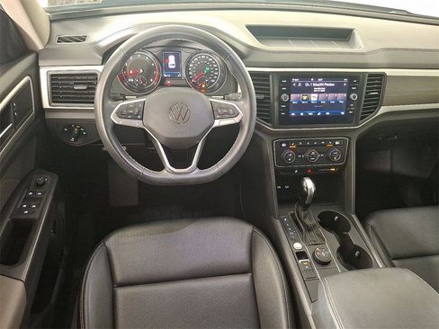 Used 2021 Volkswagen Atlas SE image 2