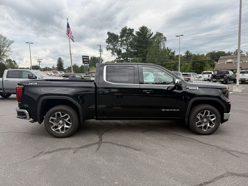 New 2025 GMC Sierra 1500 SLE w/ Preferred Package image 6
