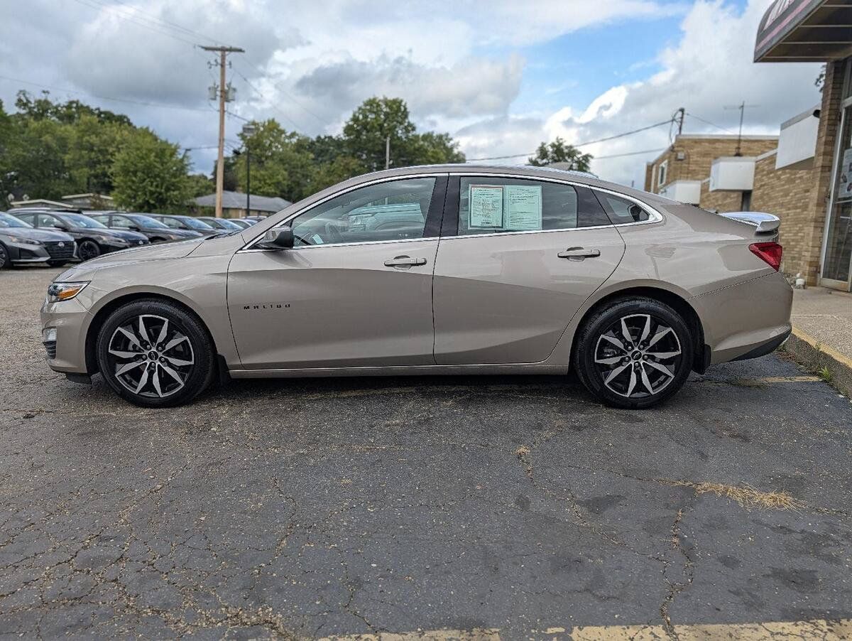 Used 2025 Chevrolet Malibu RS FWD image 6