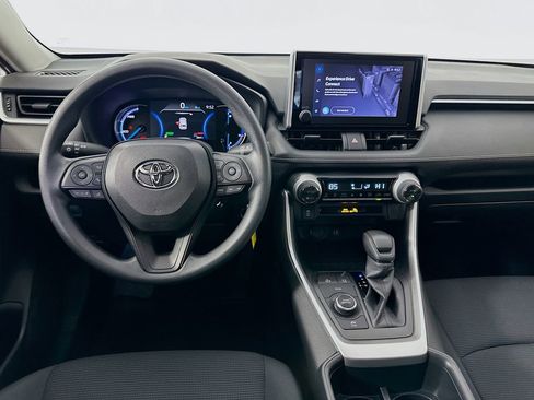 Certified 2025 Toyota RAV4 LE image 22