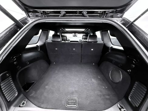 Used 2019 Jeep Grand Cherokee Limited w/ Luxury Group II AWD/4WD image 25
