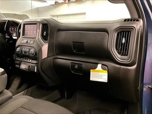 Used 2025 Chevrolet Silverado 2500 Custom w/ Custom Convenience Package AWD/4WD image 20