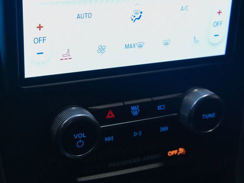 Used 2022 Ford Edge SEL AWD/4WD image 21